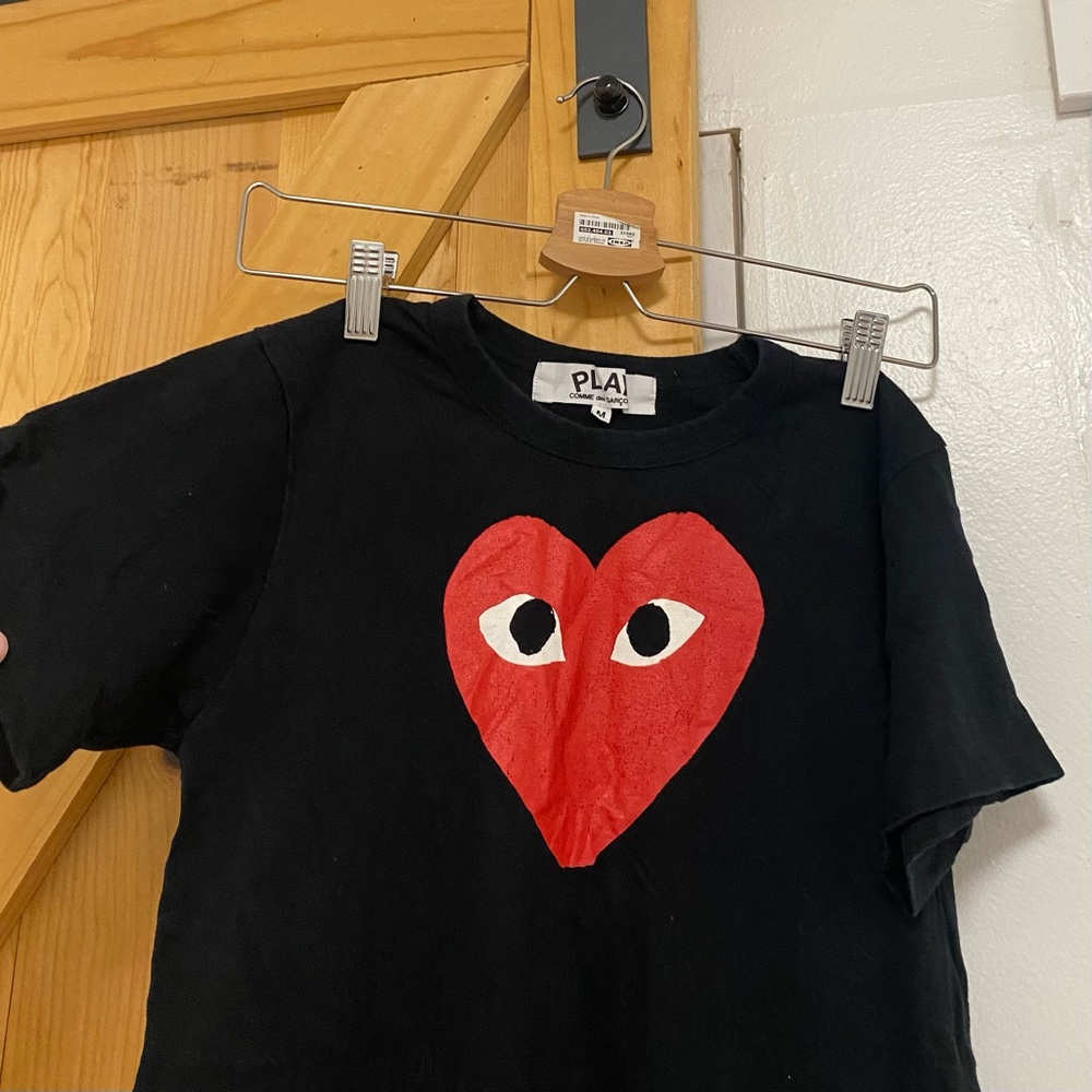 Comme des Garçons PLAY Black Red Heart T-shirt - Picture 2 of 5